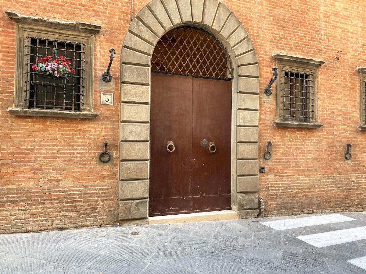Violante House-Appartamento In Centro Storico Siena Bagian luar foto