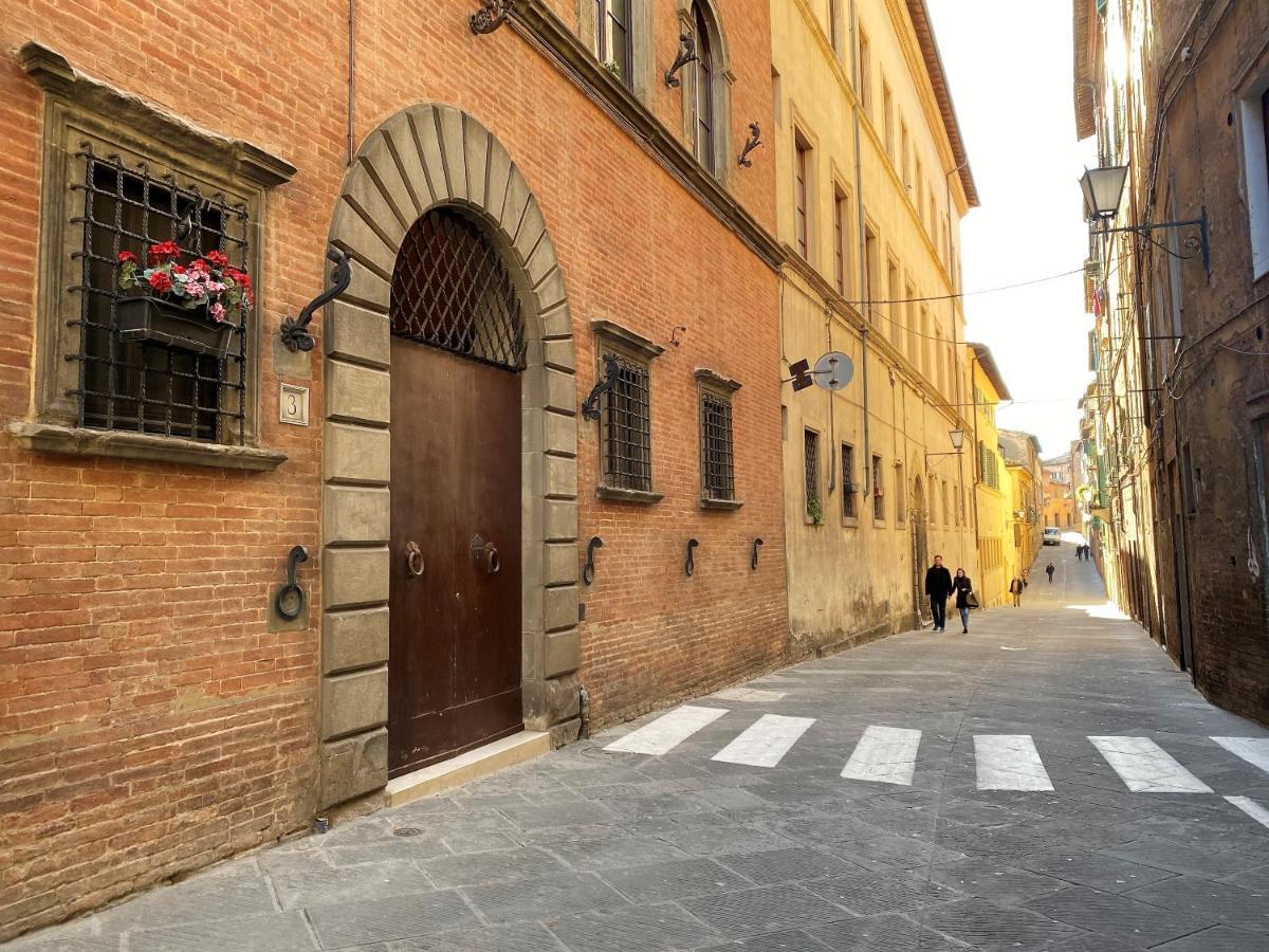 Violante House-Appartamento In Centro Storico Siena Bagian luar foto